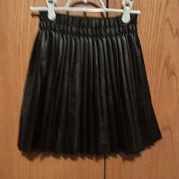 Jacket and skirt set. Black. - Picture 5 of 9